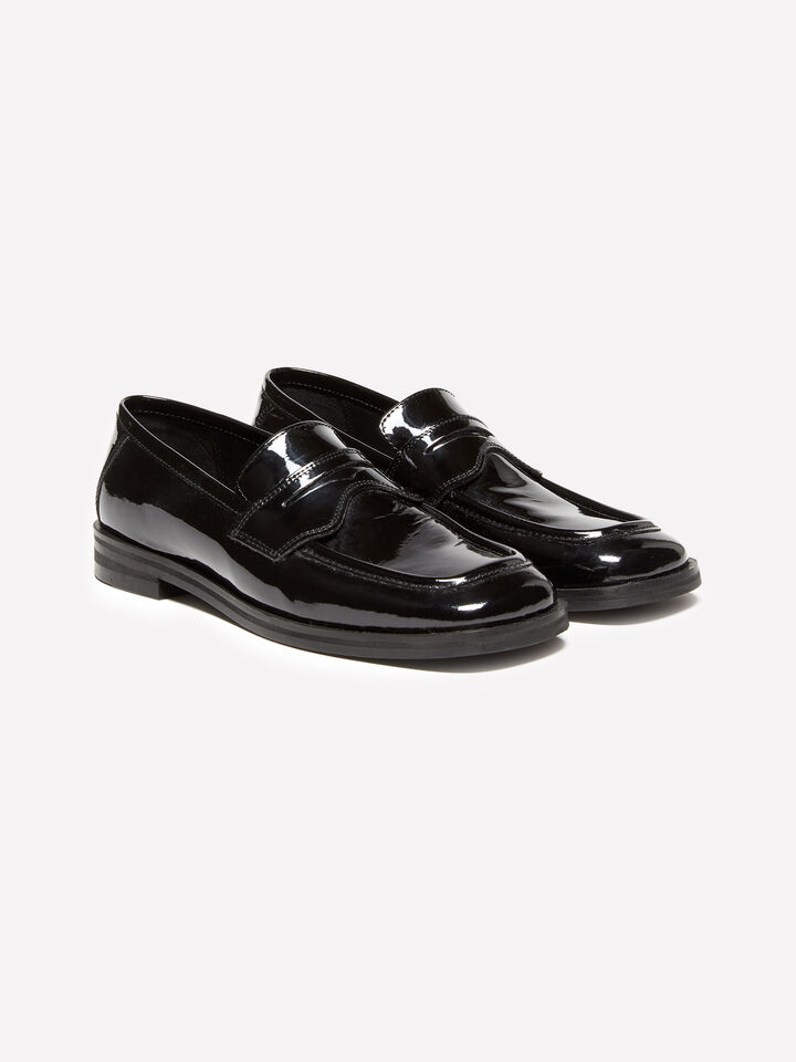 Black moccasins in 100% patent leather - women's flat shoes - Black | Sisley image number 1